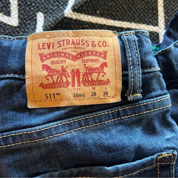Levi’s - Picture 2 of 2